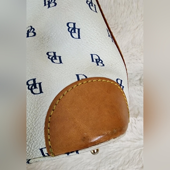 Dooney & Bourke Vintage Crossbody /Shoulder  Bag with card Holder. - Picture 6 of 17